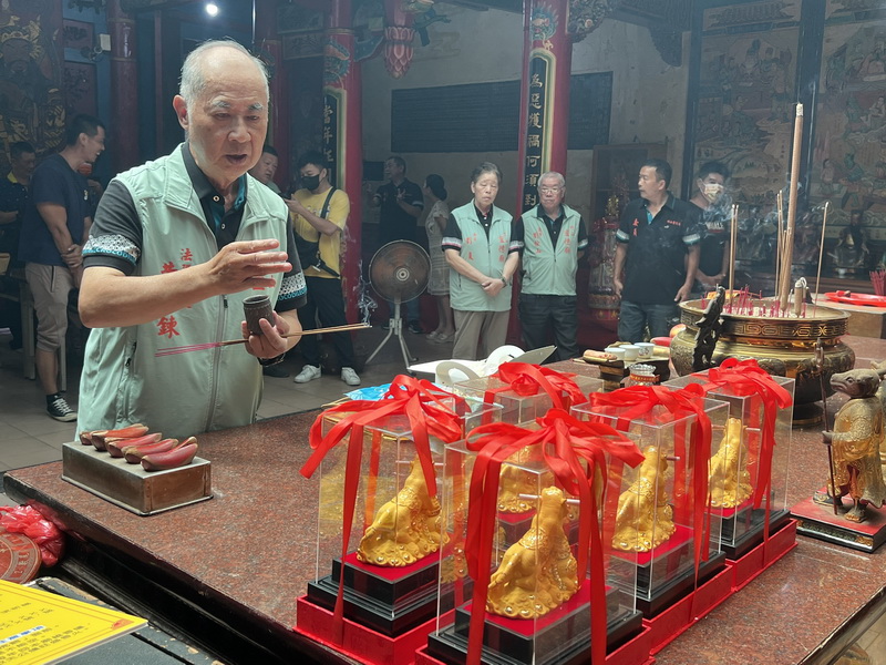 【還願】感謝竹山城隍爺(靈德廟)神恩  黃男打造金牌、募200萬陣頭還願 @欣蒂愛玩 旅遊美食地圖