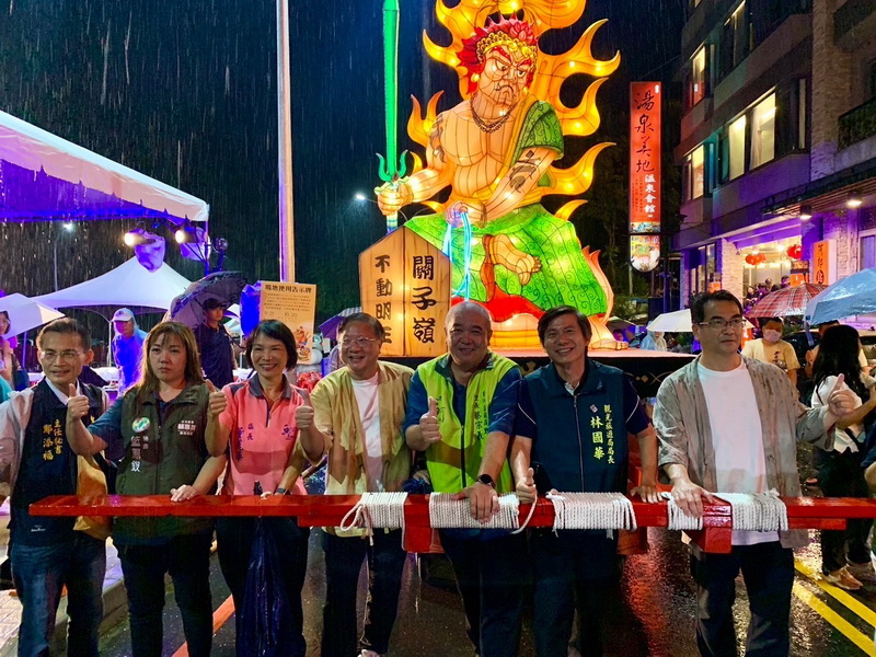 【台中美食】台中千葉火鍋文心尊爵館　推限量版「草莓季」草莓吃到飽 @欣蒂愛玩 旅遊美食地圖