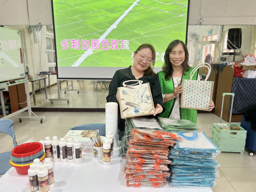 指尖下的溫柔 「植得去愛」團隊陪淡水油車里長輩蝶古巴特DIY  拼貼一個屬於自己的美好 @欣蒂愛玩 旅遊美食地圖