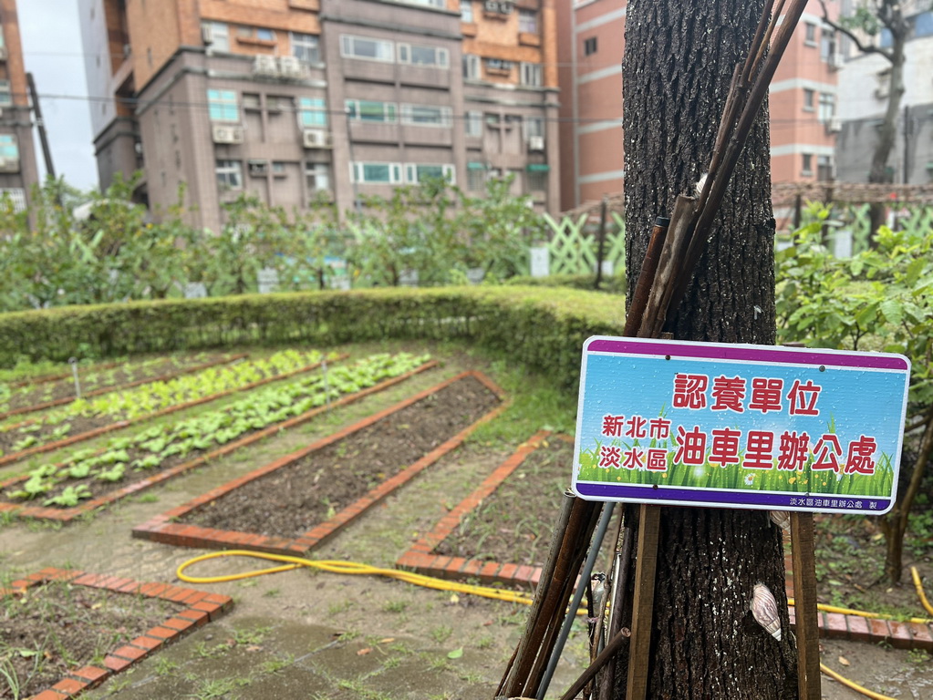 指尖下的溫柔 「植得去愛」團隊陪淡水油車里長輩蝶古巴特DIY  拼貼一個屬於自己的美好 @欣蒂愛玩 旅遊美食地圖