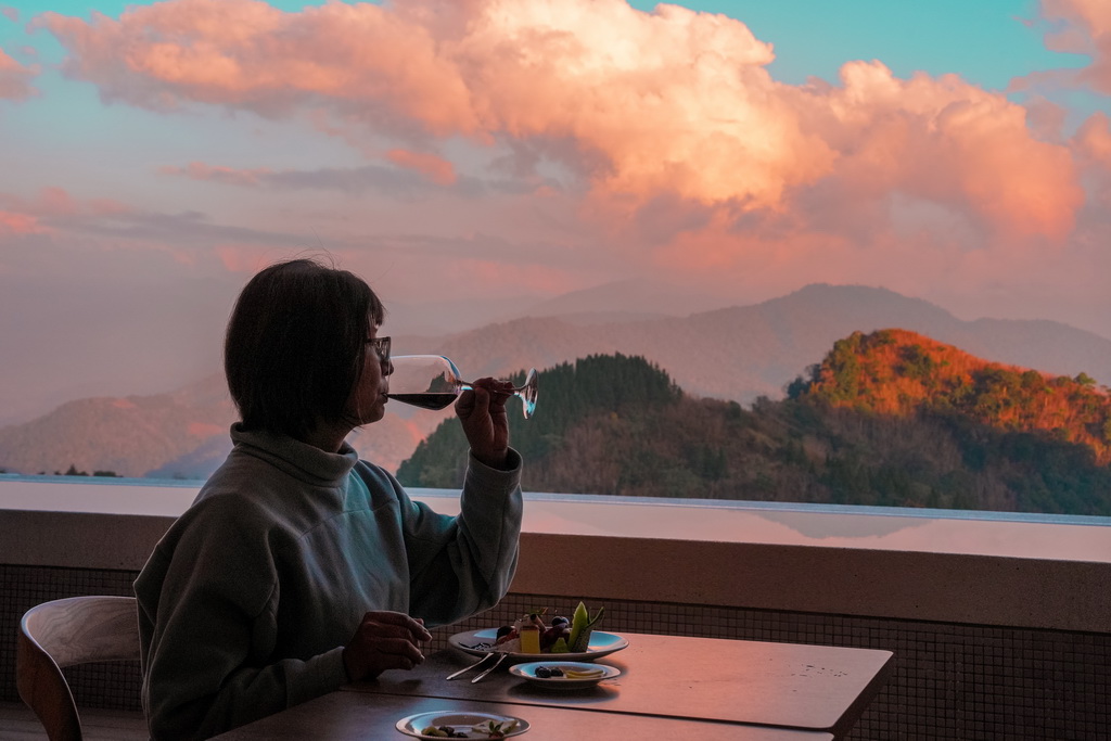 【阿里山〡民宿】房間內就能看日出! 阿里山隙頂住宿新指標「璦勒芬莊園」 住進雲海與日出第一排 @欣蒂愛玩 旅遊美食地圖 【阿里山〡民宿】房間內就能看日出! 阿里山隙頂住宿新指標「璦勒芬莊園」 住進雲海與日出第一排 @欣蒂愛玩 旅遊美食地圖