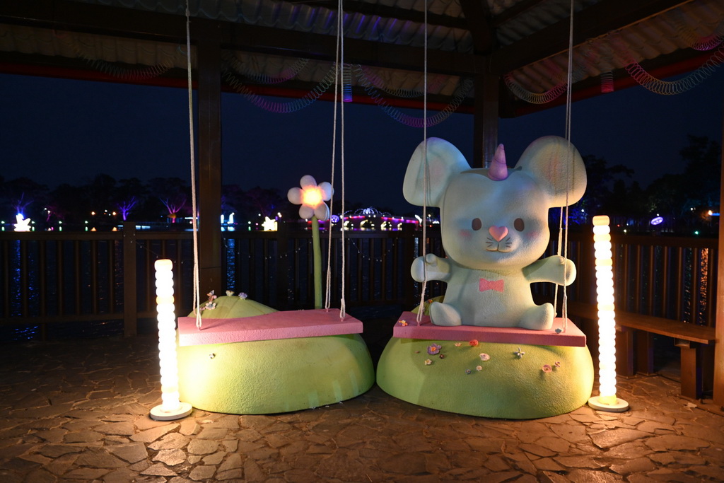 【台南〡旅遊】夜晚會發光的夢境入口  新營天鵝湖公園「2026 新營波光節・光之夢」 @欣蒂愛玩 旅遊美食地圖