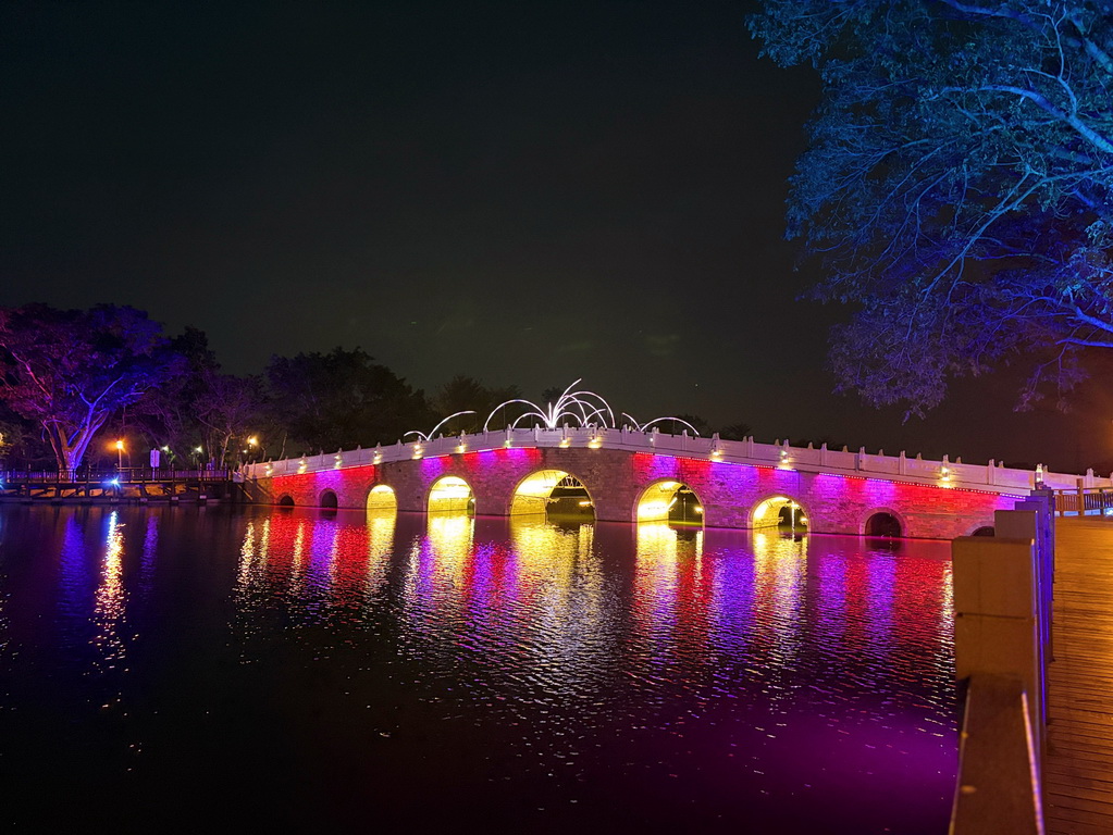 【台南〡旅遊】夜晚會發光的夢境入口 新營天鵝湖公園「2026 新營波光節・光之夢」 @欣蒂愛玩 旅遊美食地圖 【台南〡旅遊】夜晚會發光的夢境入口 新營天鵝湖公園「2026 新營波光節・光之夢」 @欣蒂愛玩 旅遊美食地圖