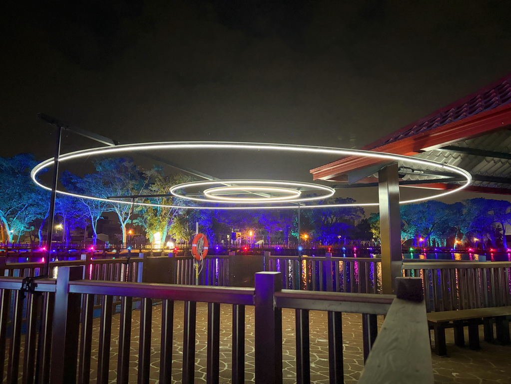 【台南〡旅遊】夜晚會發光的夢境入口 新營天鵝湖公園「2026 新營波光節・光之夢」 @欣蒂愛玩 旅遊美食地圖 【台南〡旅遊】夜晚會發光的夢境入口 新營天鵝湖公園「2026 新營波光節・光之夢」 @欣蒂愛玩 旅遊美食地圖