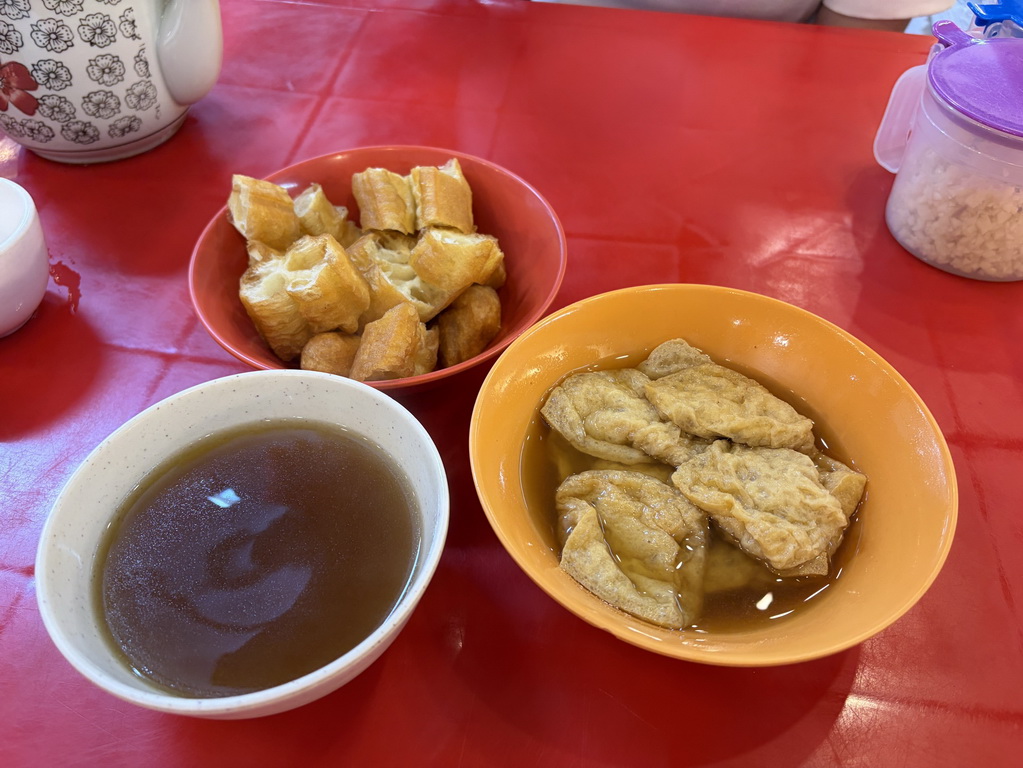 吉隆坡甲洞美食推薦｜在地人也愛的興記肉骨茶　米其林必比登推薦的道地馬來西亞滋味 @欣蒂愛玩 旅遊美食地圖