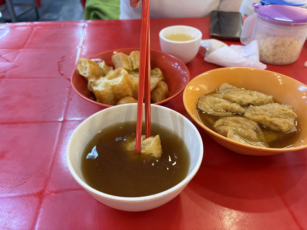 吉隆坡甲洞美食推薦｜在地人也愛的興記肉骨茶　米其林必比登推薦的道地馬來西亞滋味 @欣蒂愛玩 旅遊美食地圖