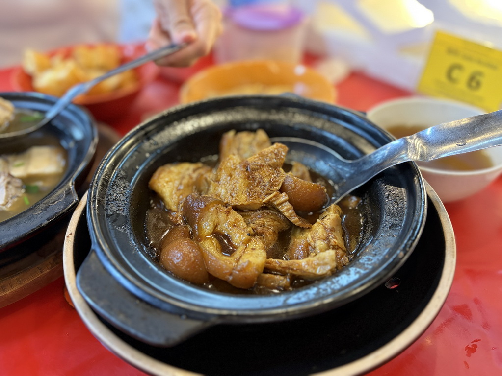 吉隆坡甲洞美食推薦｜在地人也愛的興記肉骨茶　米其林必比登推薦的道地馬來西亞滋味 @欣蒂愛玩 旅遊美食地圖
