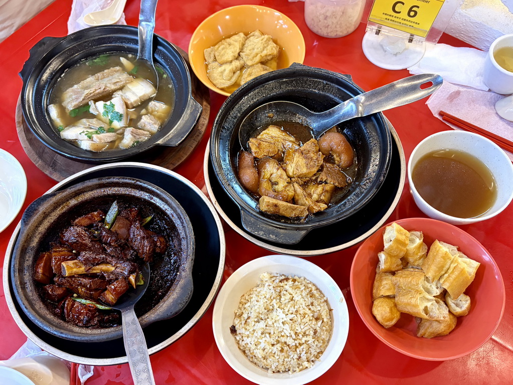 吉隆坡甲洞美食推薦｜在地人也愛的興記肉骨茶　米其林必比登推薦的道地馬來西亞滋味 @欣蒂愛玩 旅遊美食地圖
