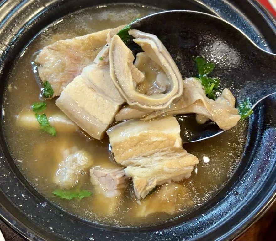 吉隆坡甲洞美食推薦｜在地人也愛的興記肉骨茶　米其林必比登推薦的道地馬來西亞滋味 @欣蒂愛玩 旅遊美食地圖