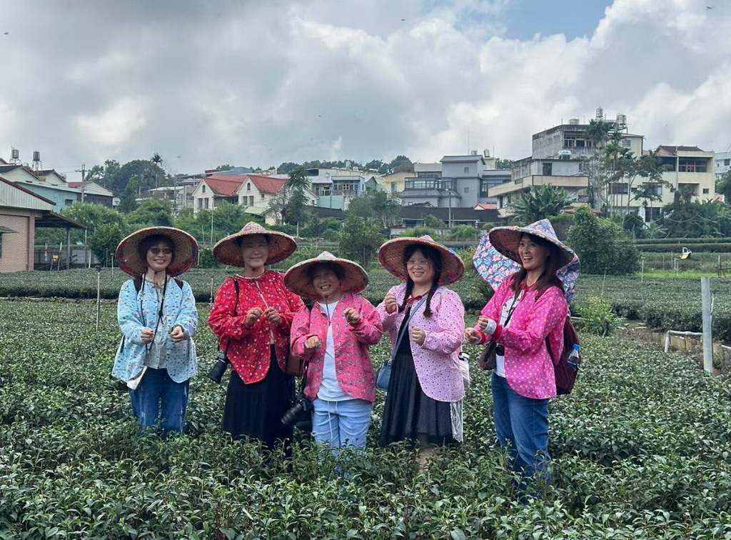 鹿谷一日遊走進茶鄉！從採茶、竹林到茶席，玩出山城慢旅行 @欣蒂愛玩 旅遊美食地圖