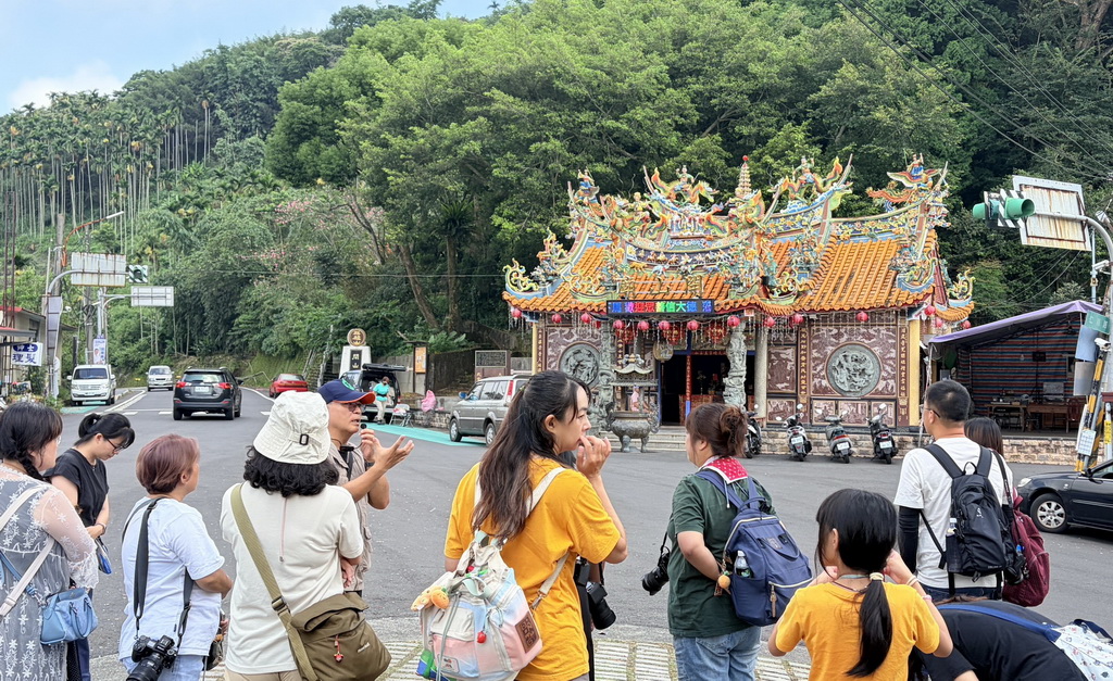 鹿谷一日遊走進茶鄉！從採茶、竹林到茶席，玩出山城慢旅行 @欣蒂愛玩 旅遊美食地圖