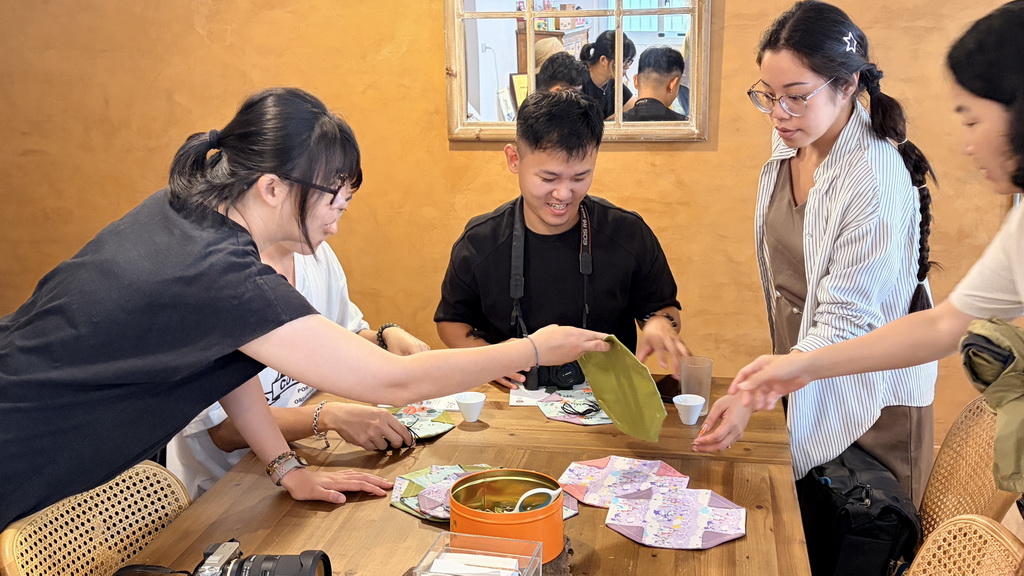 鹿谷一日遊走進茶鄉！從採茶、竹林到茶席，玩出山城慢旅行 @欣蒂愛玩 旅遊美食地圖
